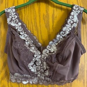 Breezies Lace Trimmed Brown & Champagne Bralette Size Small Lightly Lined.